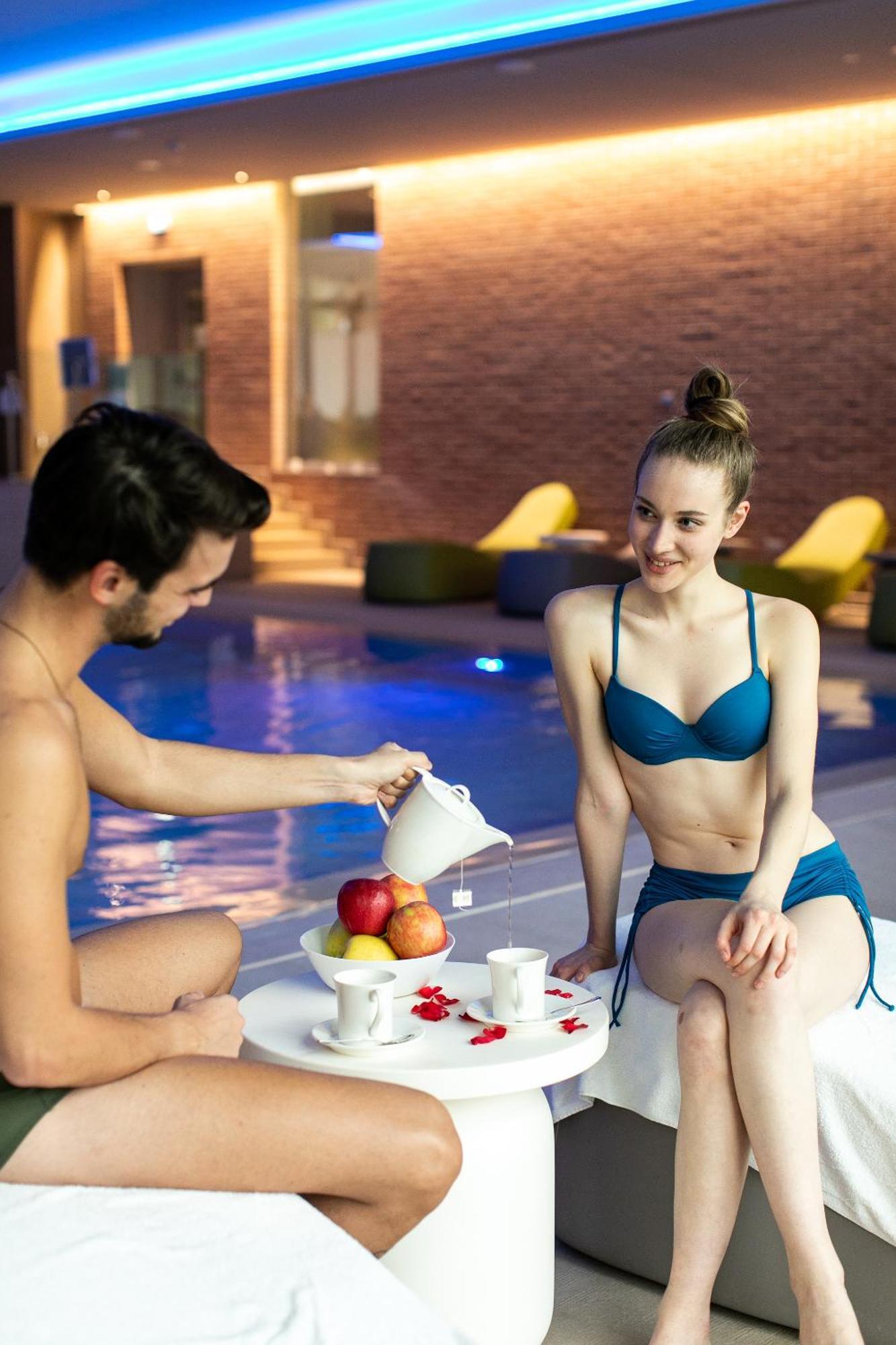 Anusca Palace Hotel คาสเทลซานเปียโตรแตร์เม ภายนอก รูปภาพ